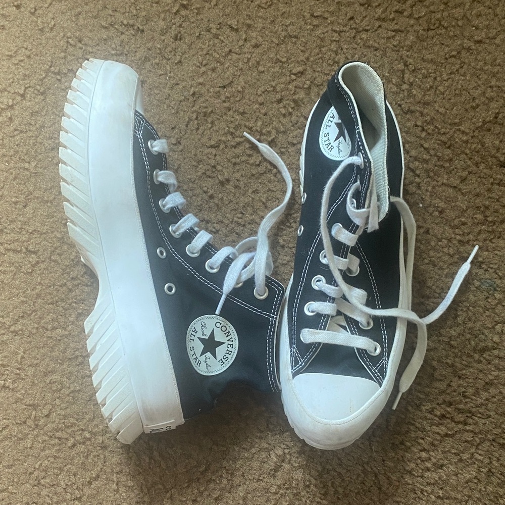 Converse Black and White High-Top Sneakers Classic Design (UNISEX!)